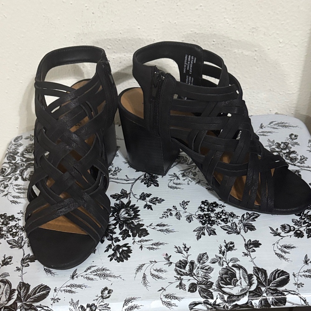 JustFab Tiyah Black Strappy Women's Heels